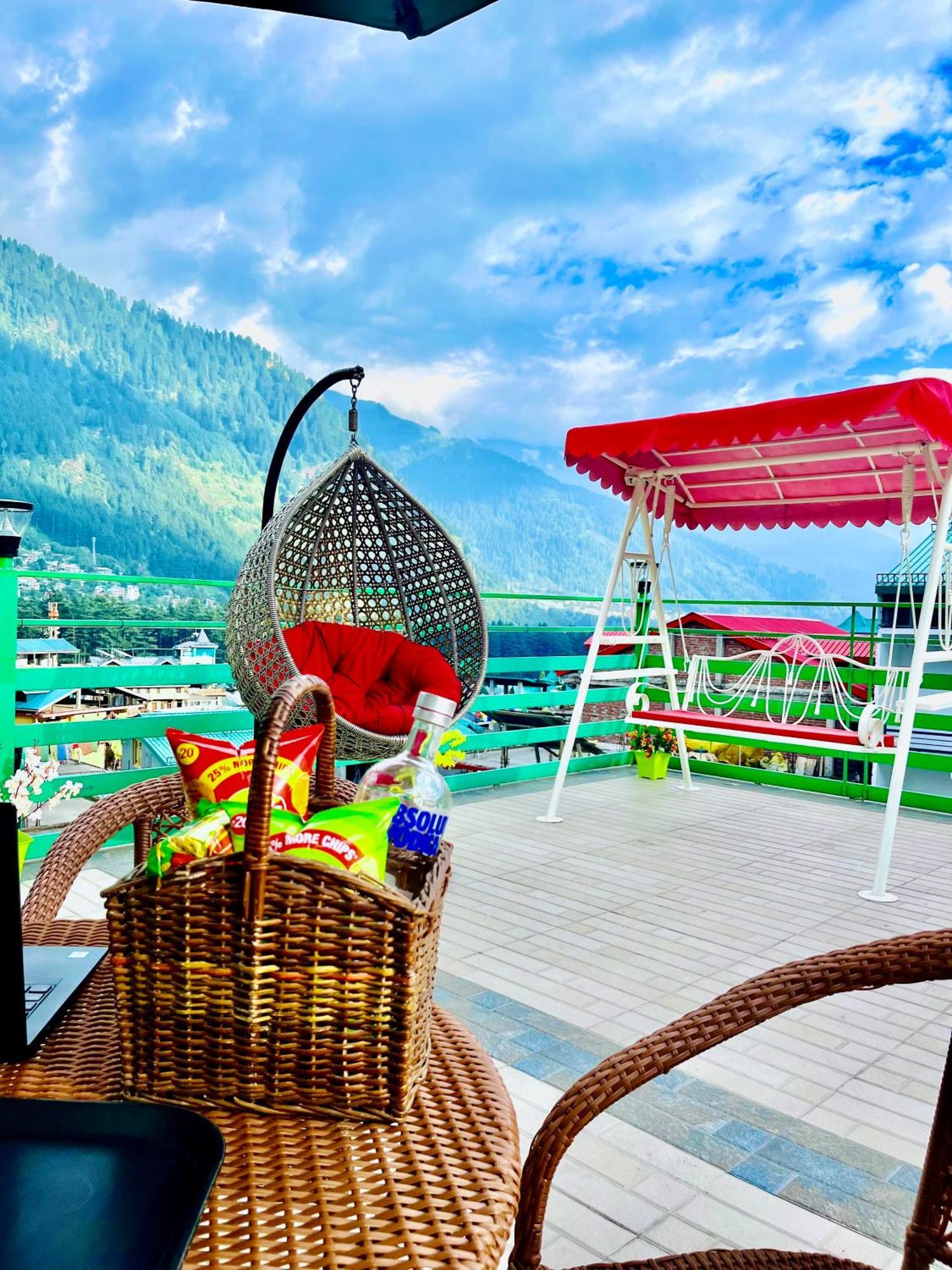 Aerovista - Selling Centrally Heated Near Mall Road 4*