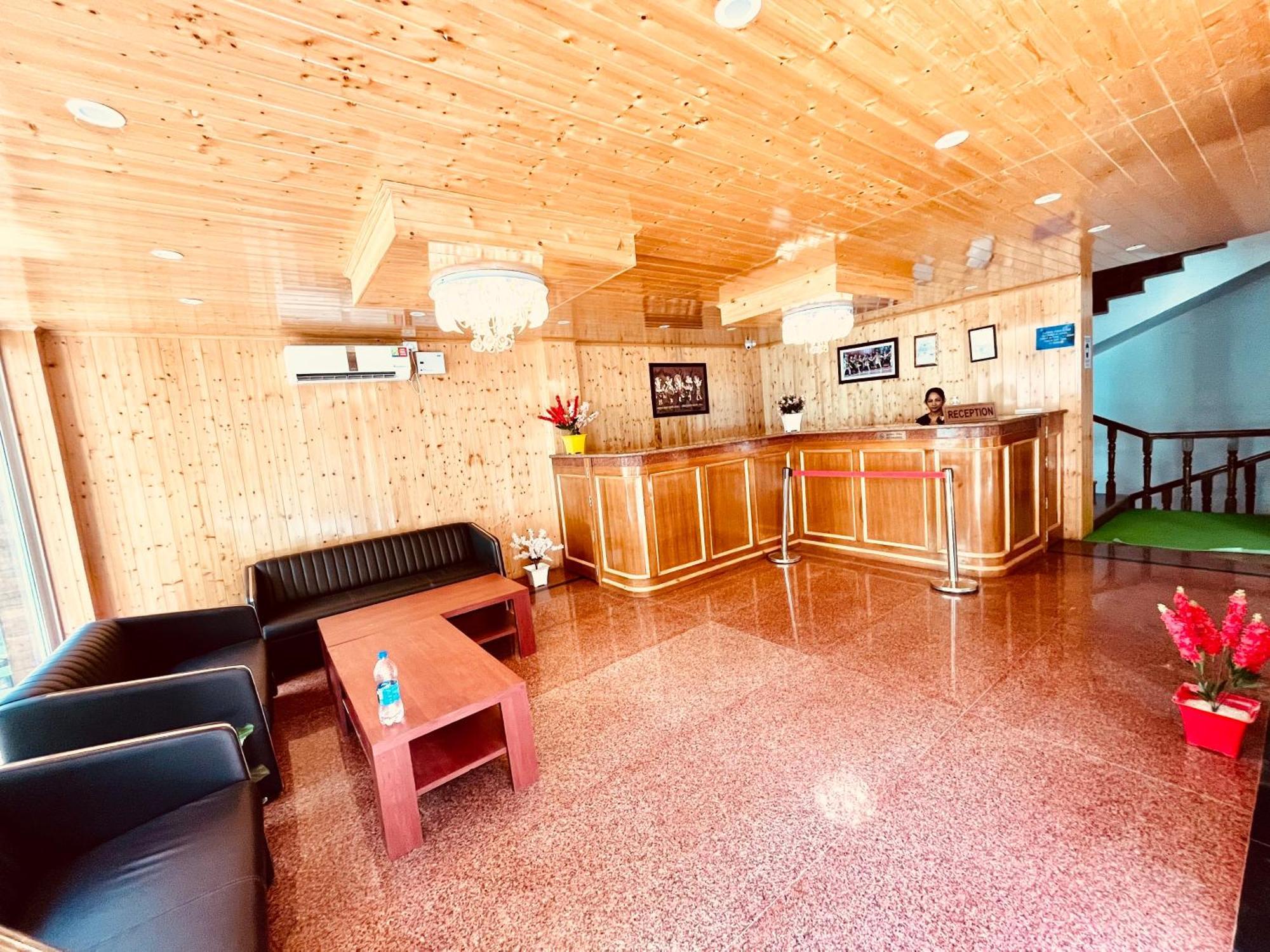 Hotel Aerovista - Selling Centrally Heated Near Mall Road Manali (Himachal Pradesh)