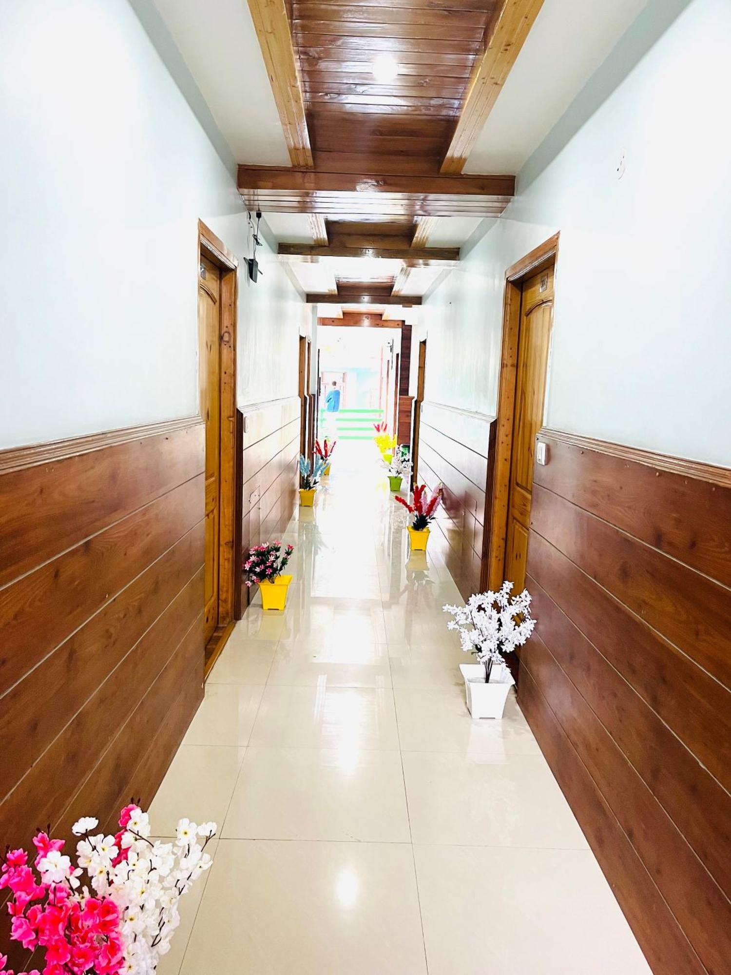 Aerovista - Selling Centrally Heated Near Mall Road Hotel 4*