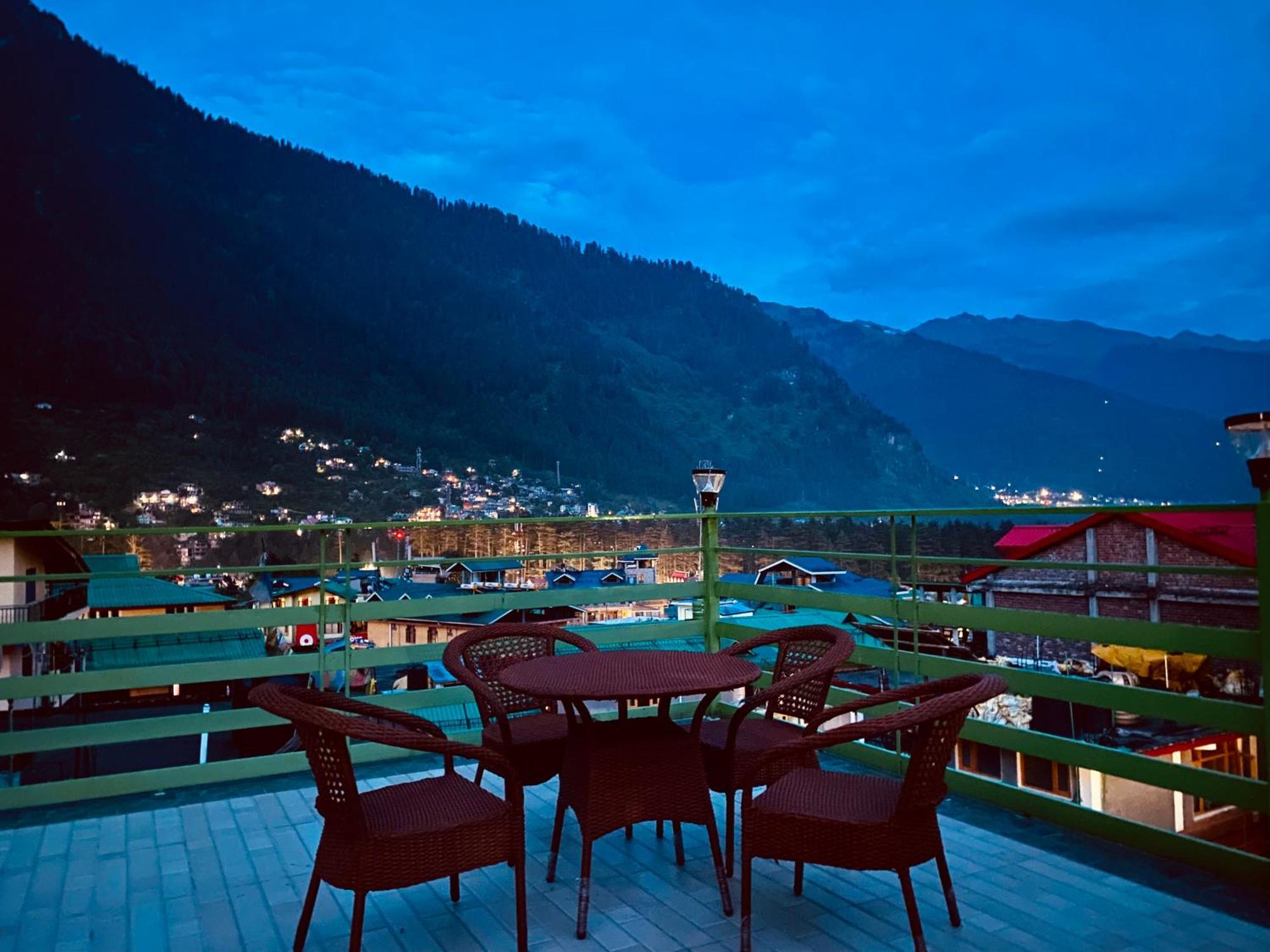 Aerovista - Selling Centrally Heated Near Mall Road Hotel 4*